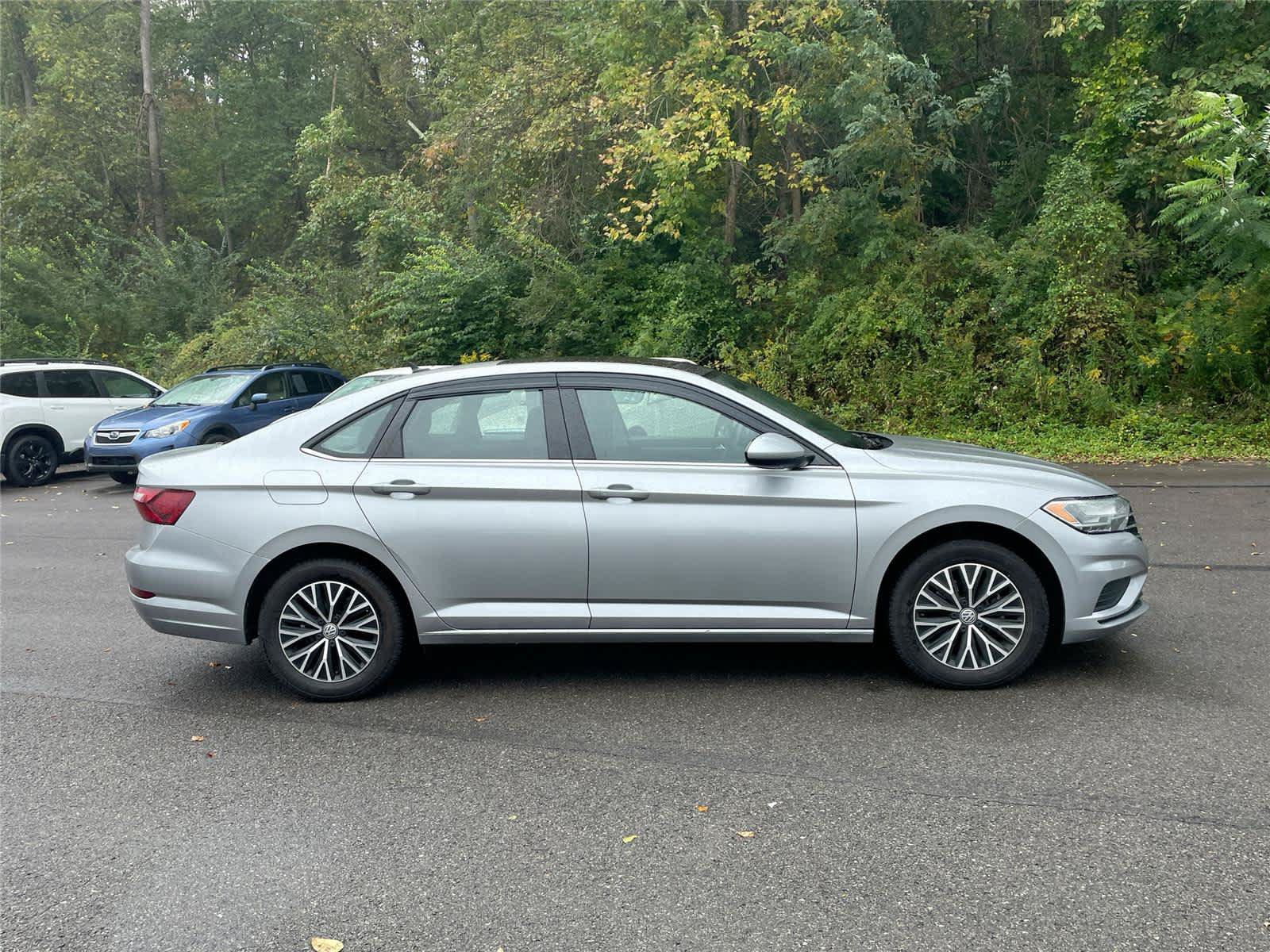 Used 2020 Volkswagen Jetta SE w/ SE Cold Weather Package FWD image 6