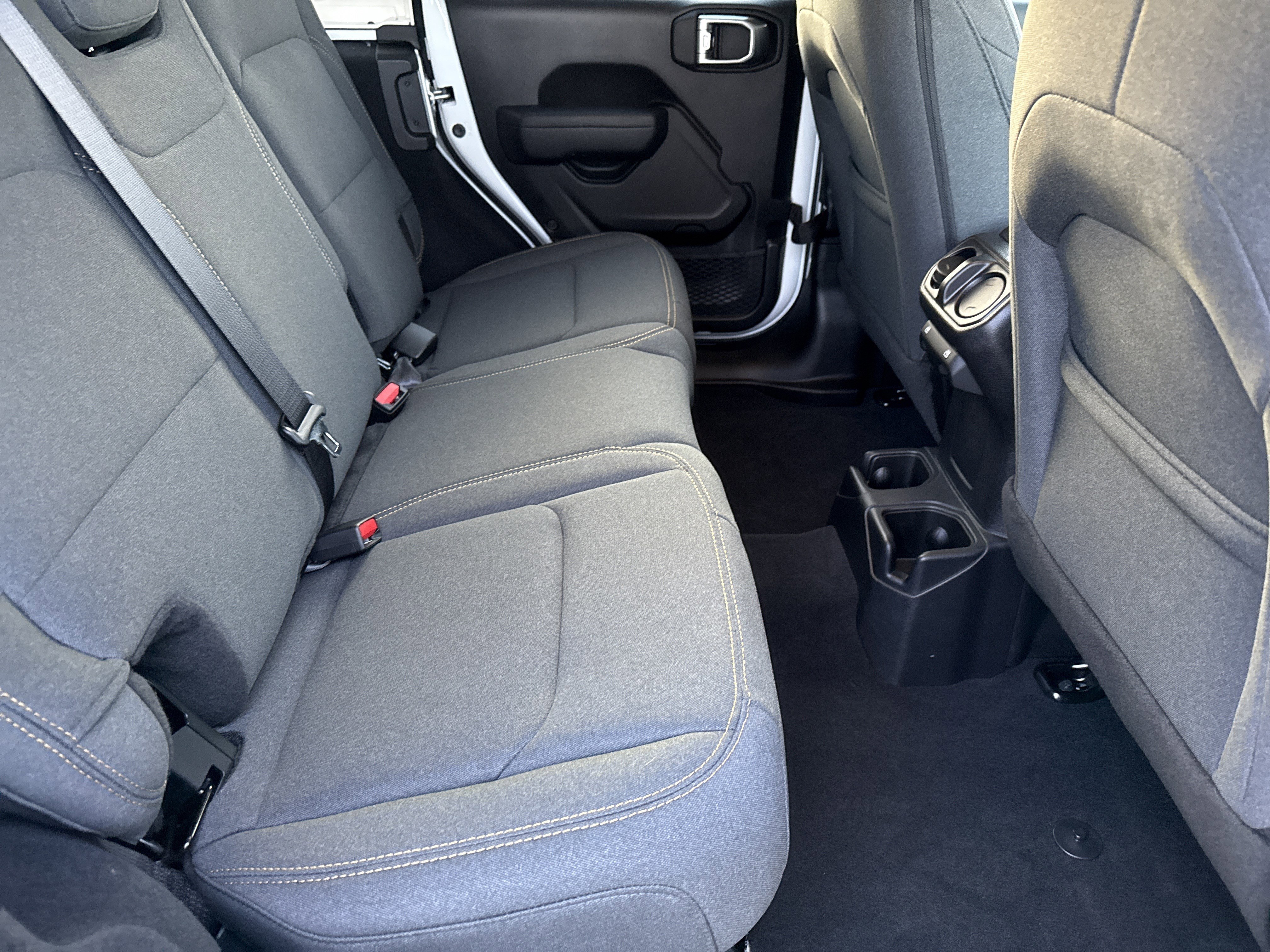 Used 2025 Jeep Wrangler Willys image 17