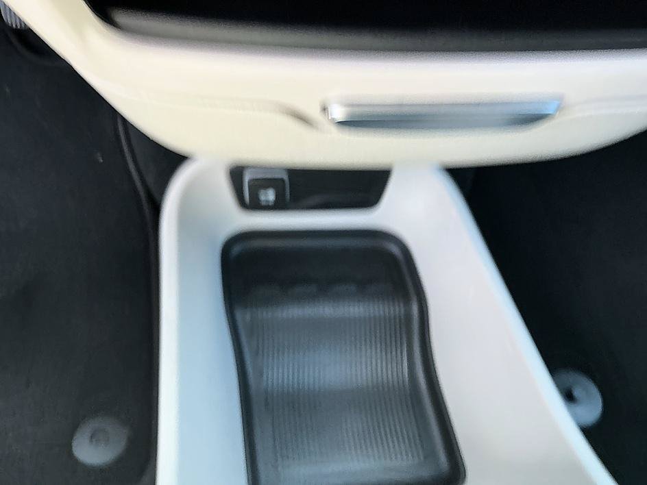 Used 2024 Chrysler Pacifica Touring-L FWD image 21
