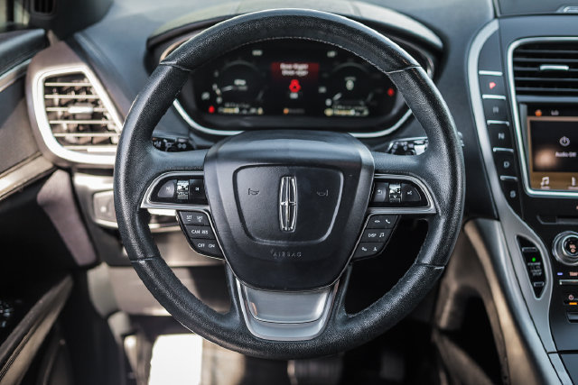 Used 2019 Lincoln Nautilus Premier AWD/4WD image 28