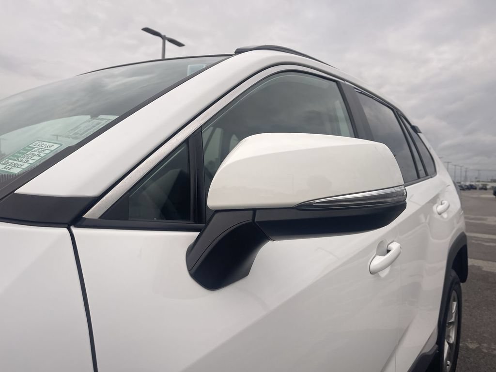 Used 2025 Toyota RAV4 XLE FWD image 11