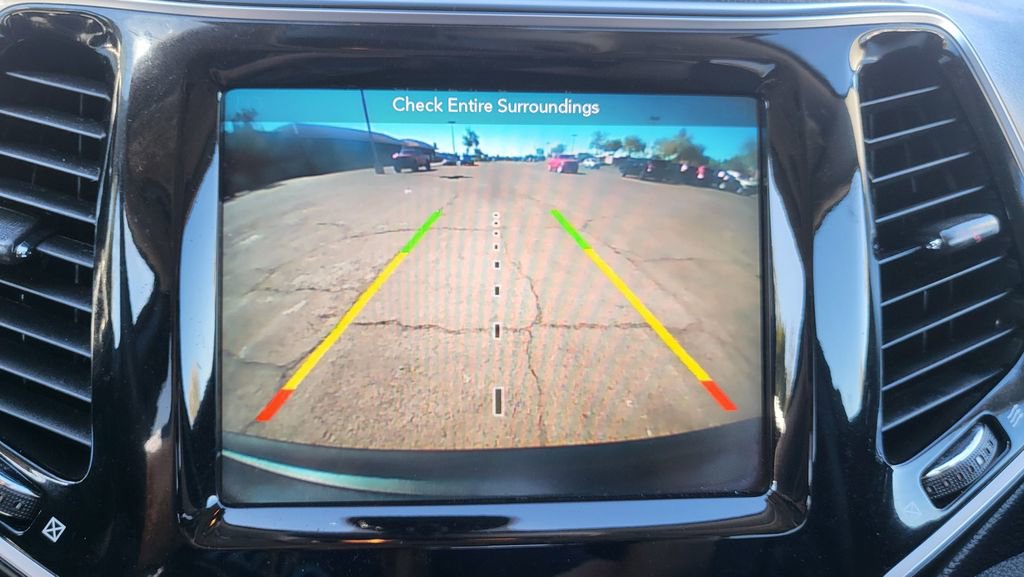 Used 2019 Jeep Cherokee Limited image 36