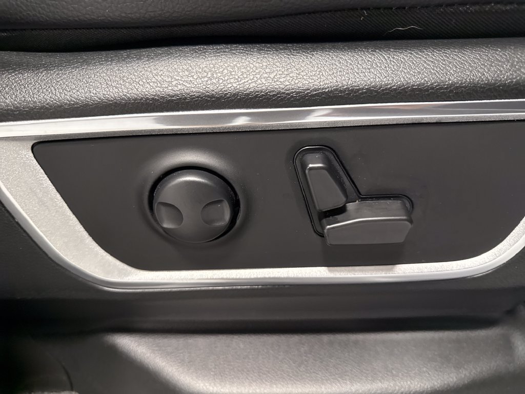 Used 2023 RAM 1500 Laramie AWD/4WD image 36