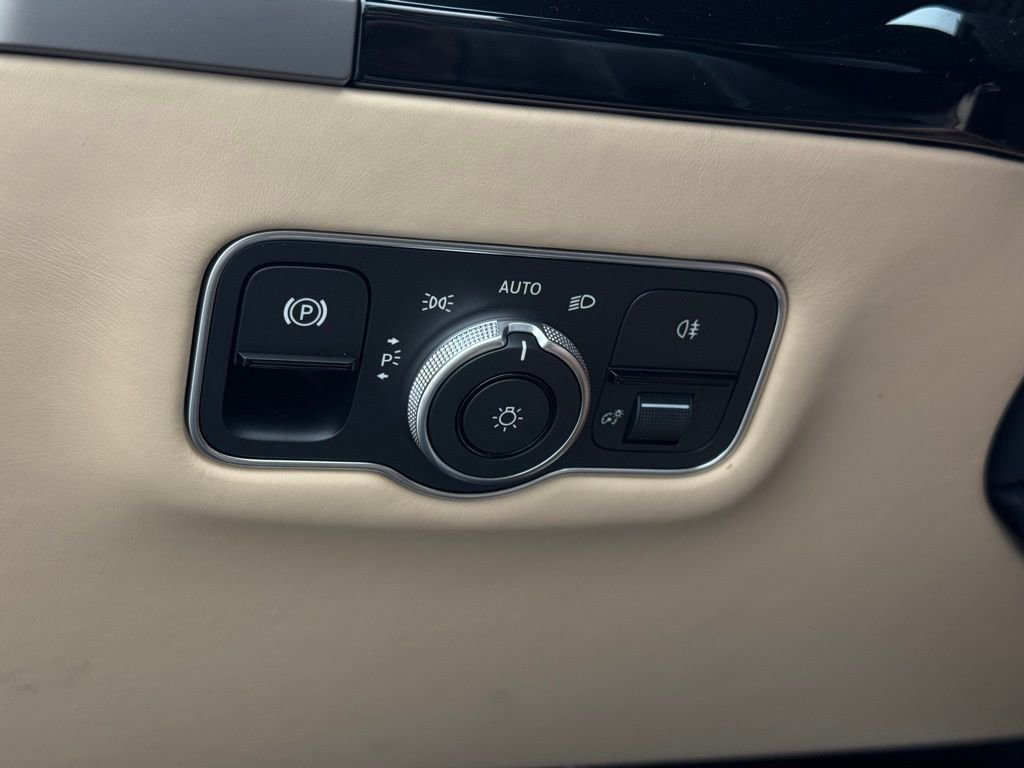 New 2026 Aston Martin V8 Vantage Roadster image 13