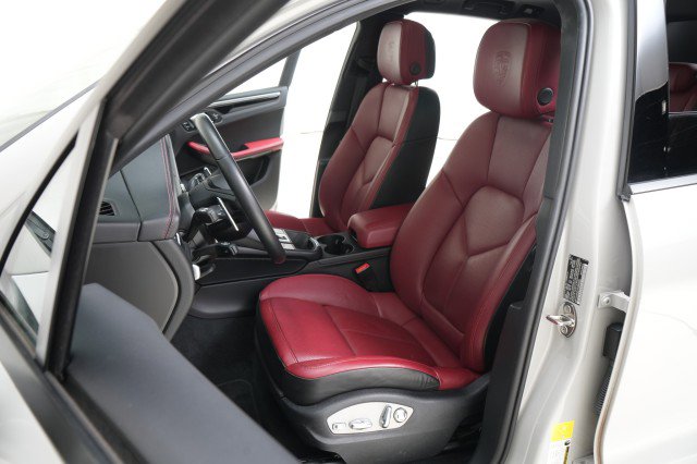 Used 2023 Porsche Macan image 39
