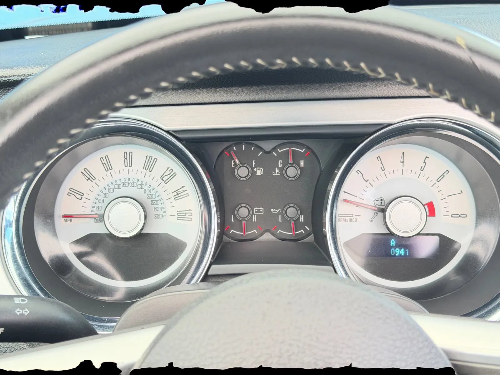 Used 2011 Ford Mustang Premium w/ 202A Rapid Spec Order Code RWD image 33