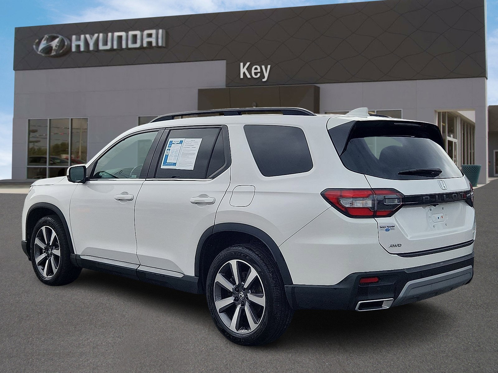 Used 2023 Honda Pilot Elite image 5