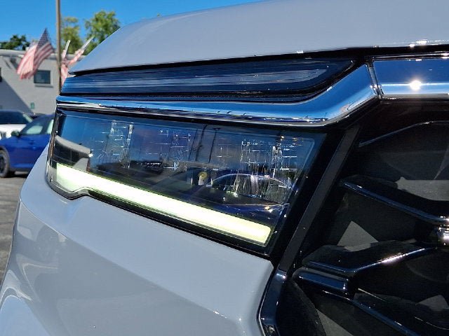 Used 2023 Honda Pilot Elite image 9