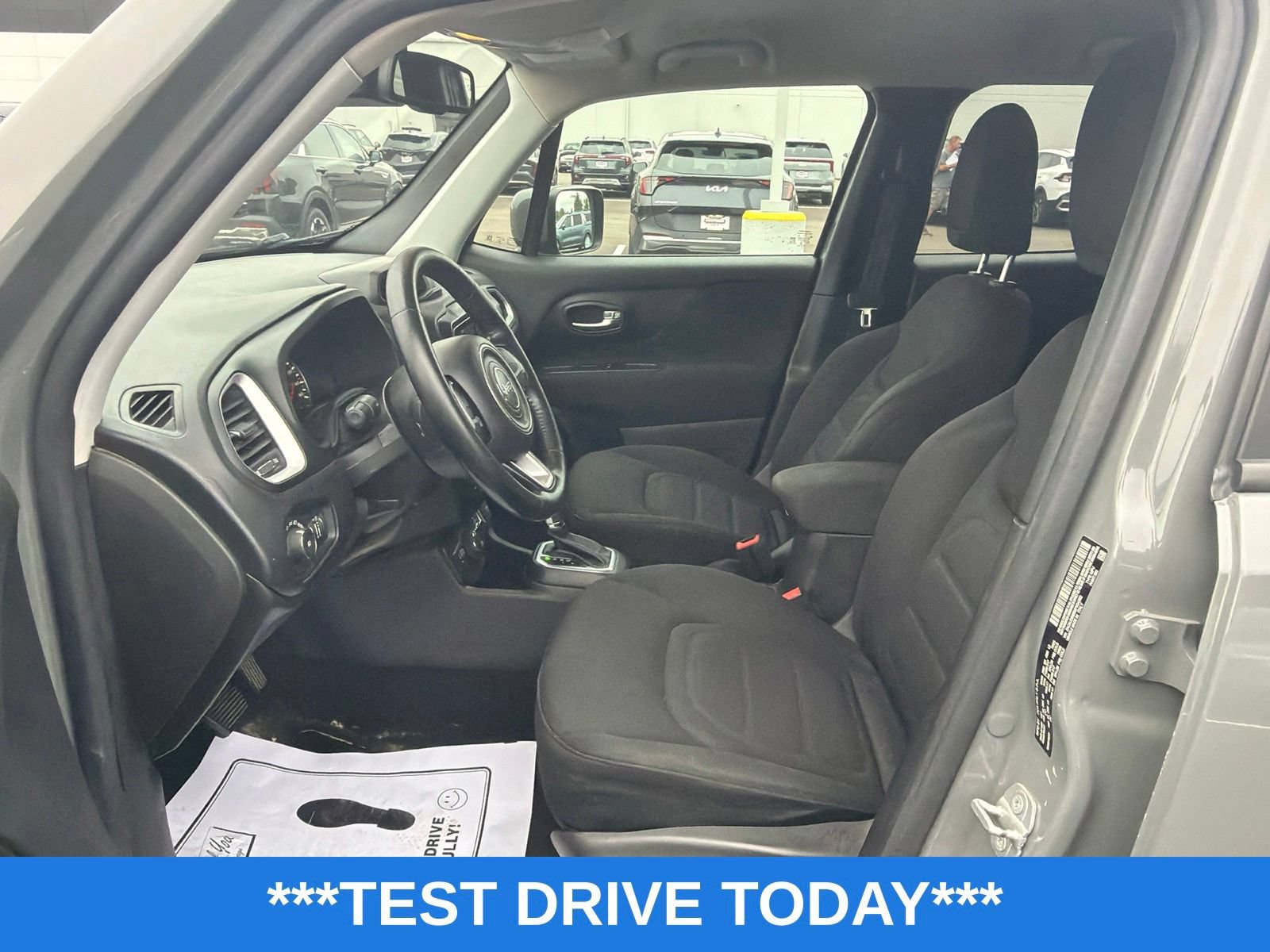 Used 2021 Jeep Renegade Latitude w/ Convenience Group AWD/4WD image 12