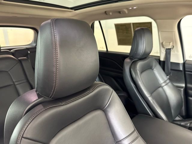 Used 2023 Lincoln Aviator 2WD w/ Premium Package image 28