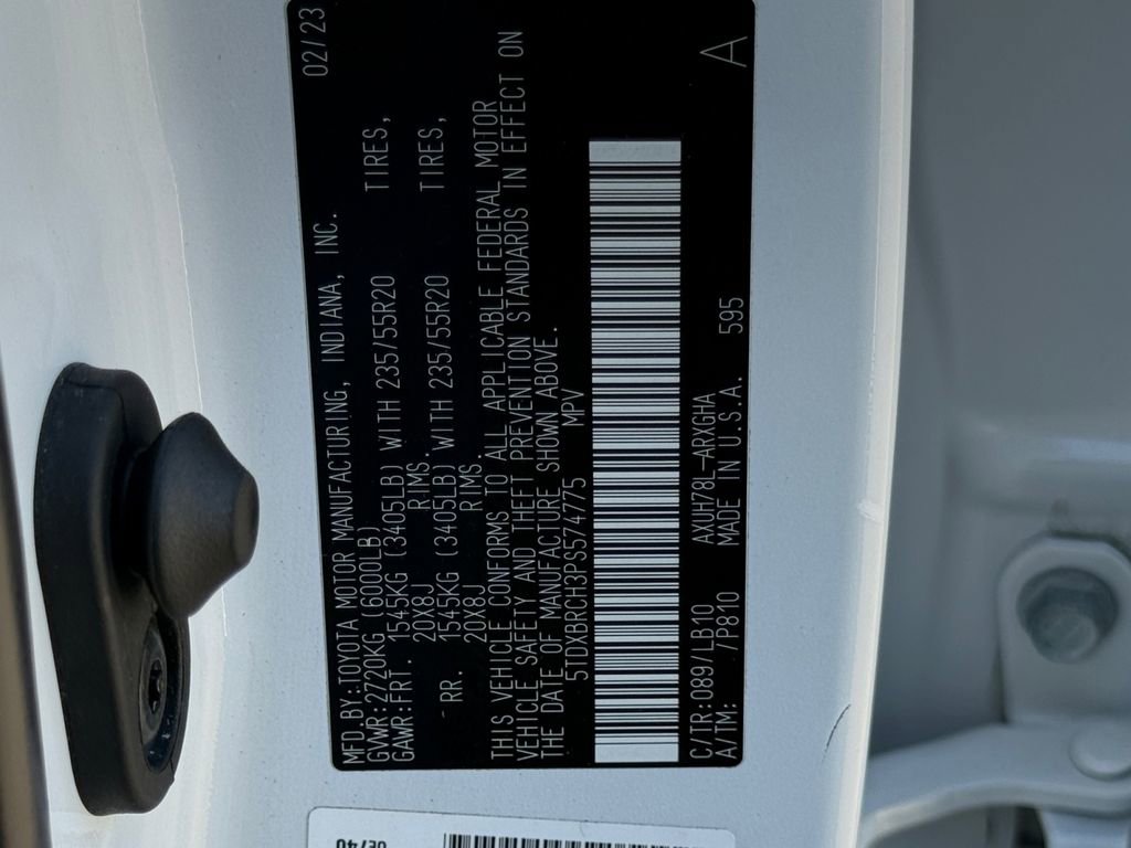 Used 2023 Toyota Highlander Limited image 30