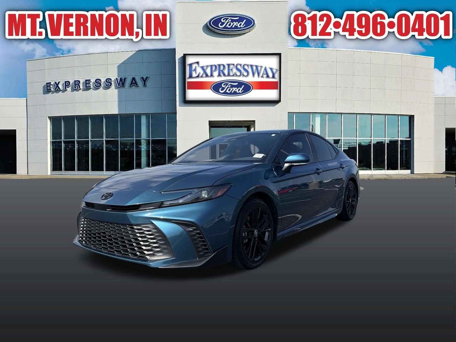 Used 2025 Toyota Camry SE FWD image 2