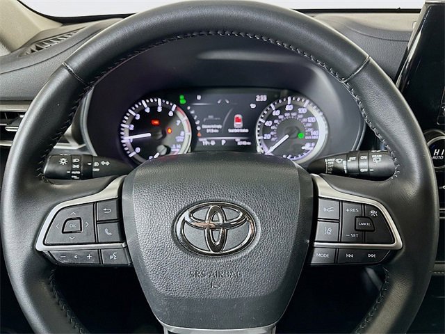 Used 2023 Toyota Highlander LE image 12