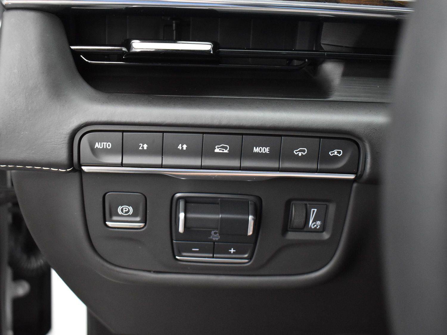 Used 2023 Cadillac Escalade Sport Platinum w/ LPO, ONYX Package AWD/4WD image 22