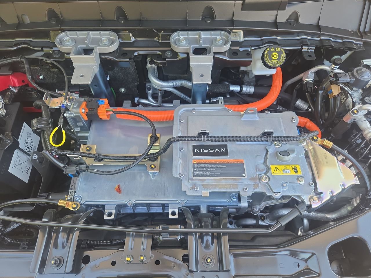 New 2026 Nissan Leaf Platinum+ w/ Cargo Package (Platinum+) FWD image 31