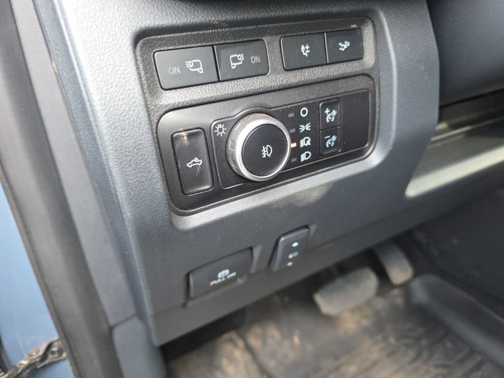 Used 2023 Ford F350 Lariat w/ Lariat Ultimate Package AWD/4WD image 12