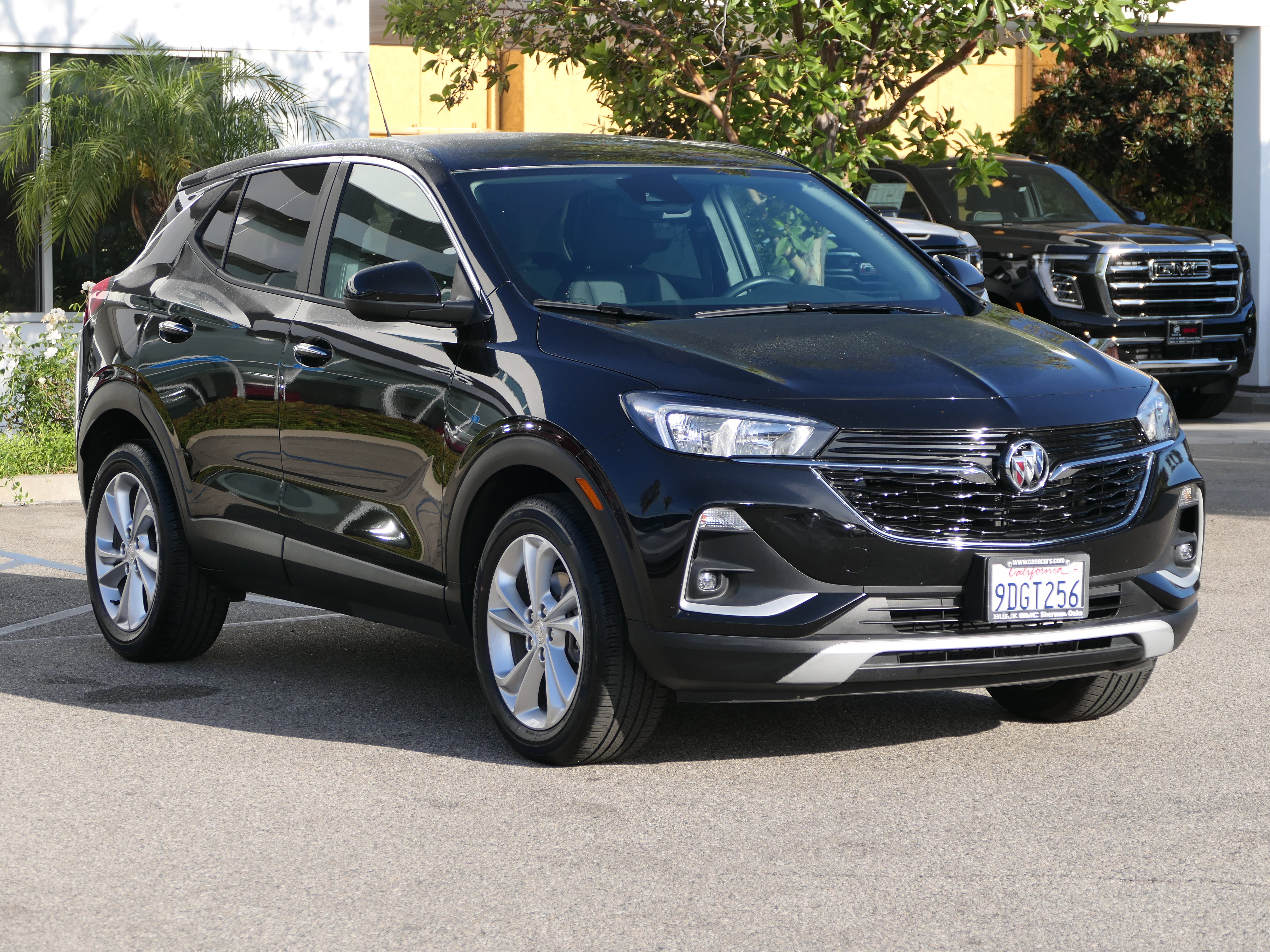 Used 2023 Buick Encore GX Preferred w/ Cold Weather Comfort Package FWD image 7