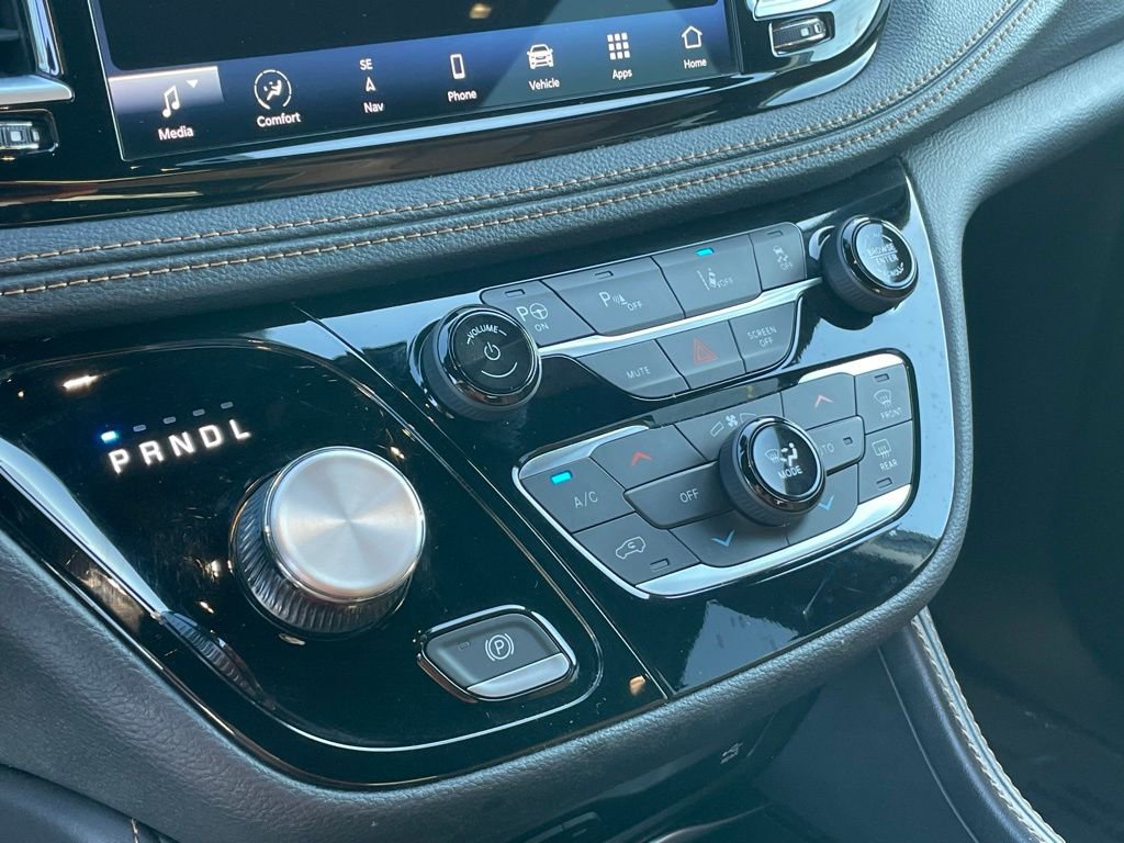 Used 2023 Chrysler Pacifica Pinnacle image 17