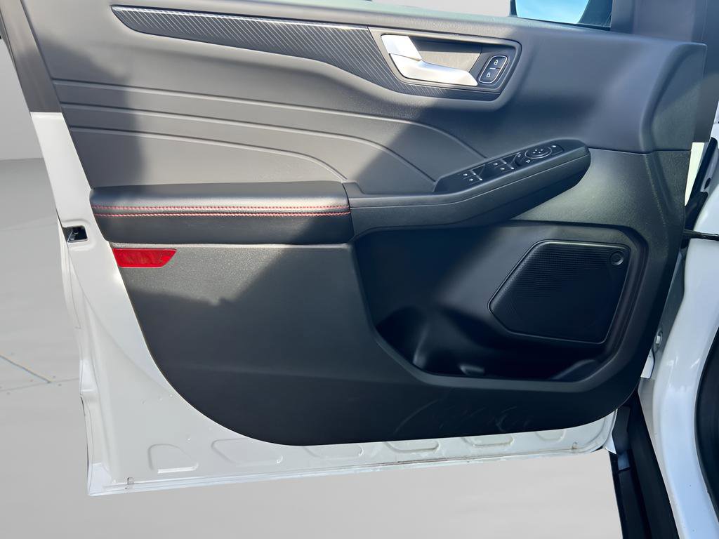 Used 2023 Ford Escape ST-Line w/ Tech Pack #1 AWD/4WD image 17