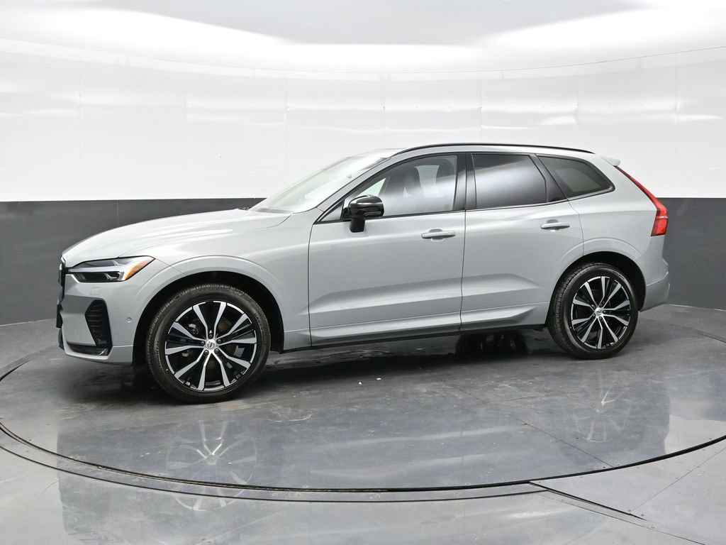 Used 2025 Volvo XC60 B5 Plus image 3