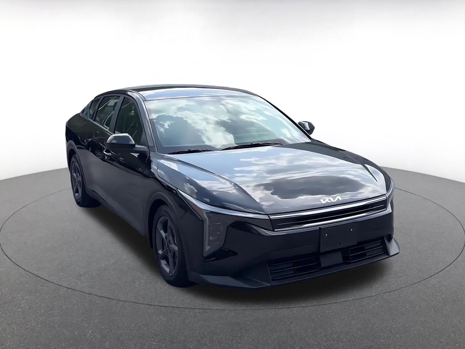Used 2025 Kia K4 FWD image 3