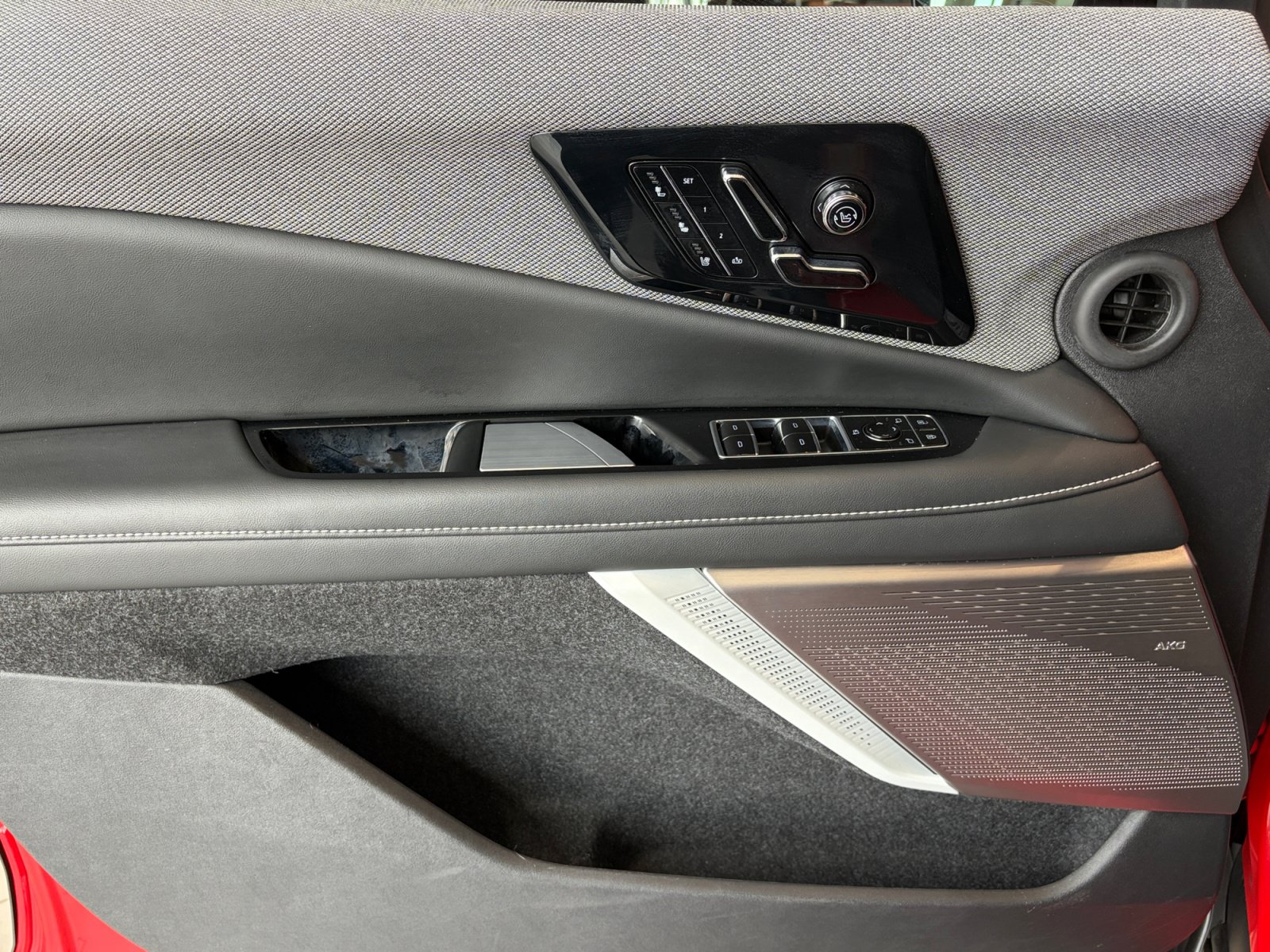 Used 2025 Cadillac Optiq Sport 2 AWD/4WD image 13