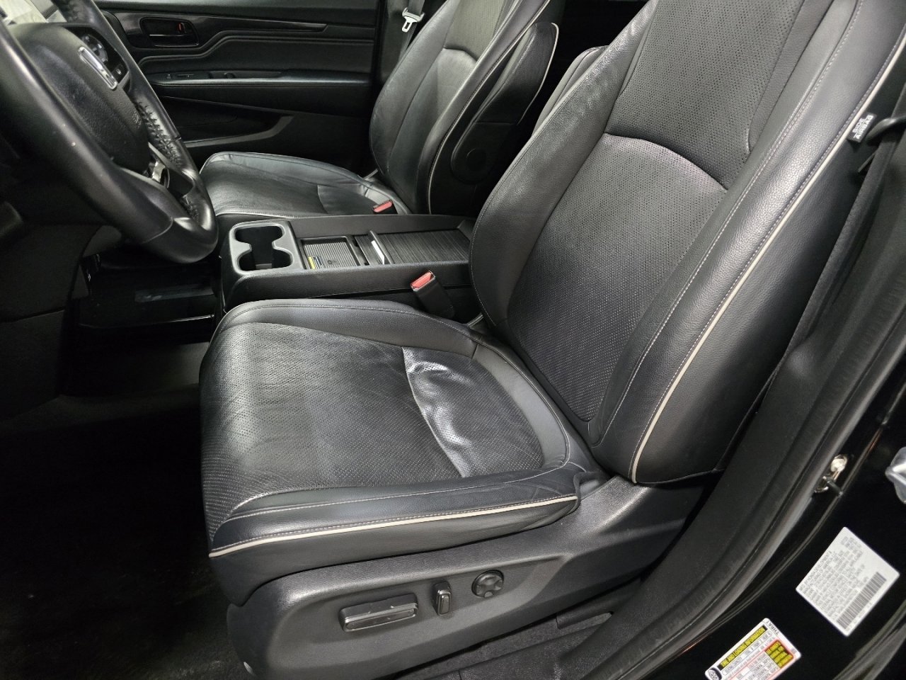 Used 2023 Honda Odyssey Elite image 25