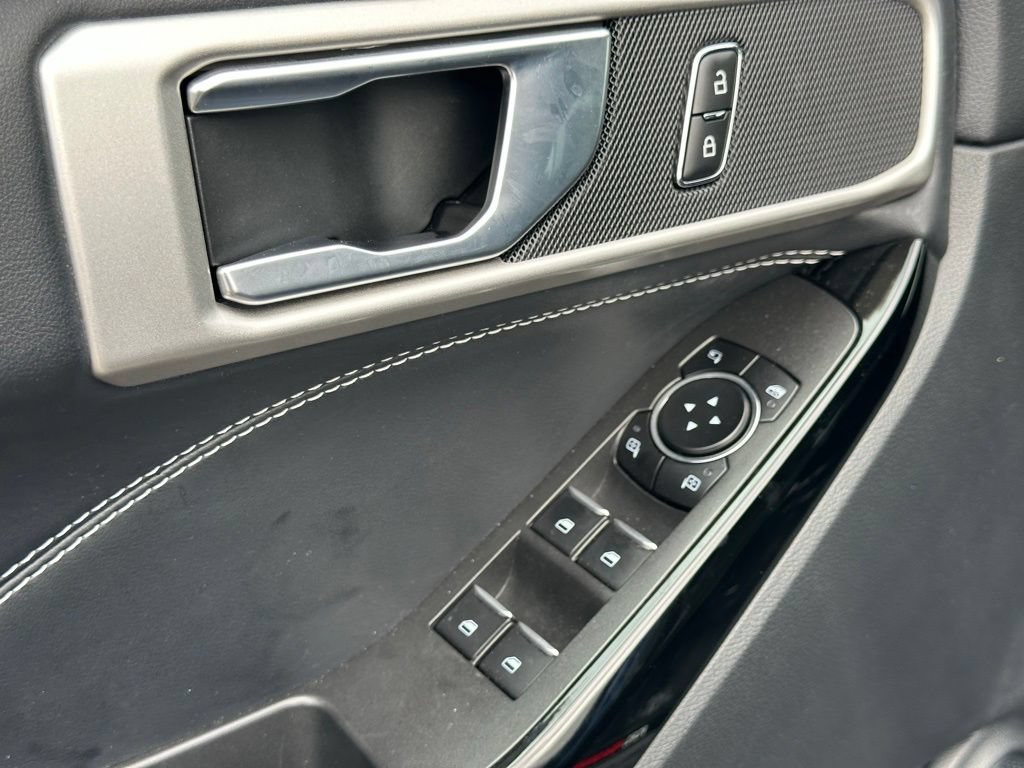 Used 2023 Ford Explorer ST AWD/4WD image 15