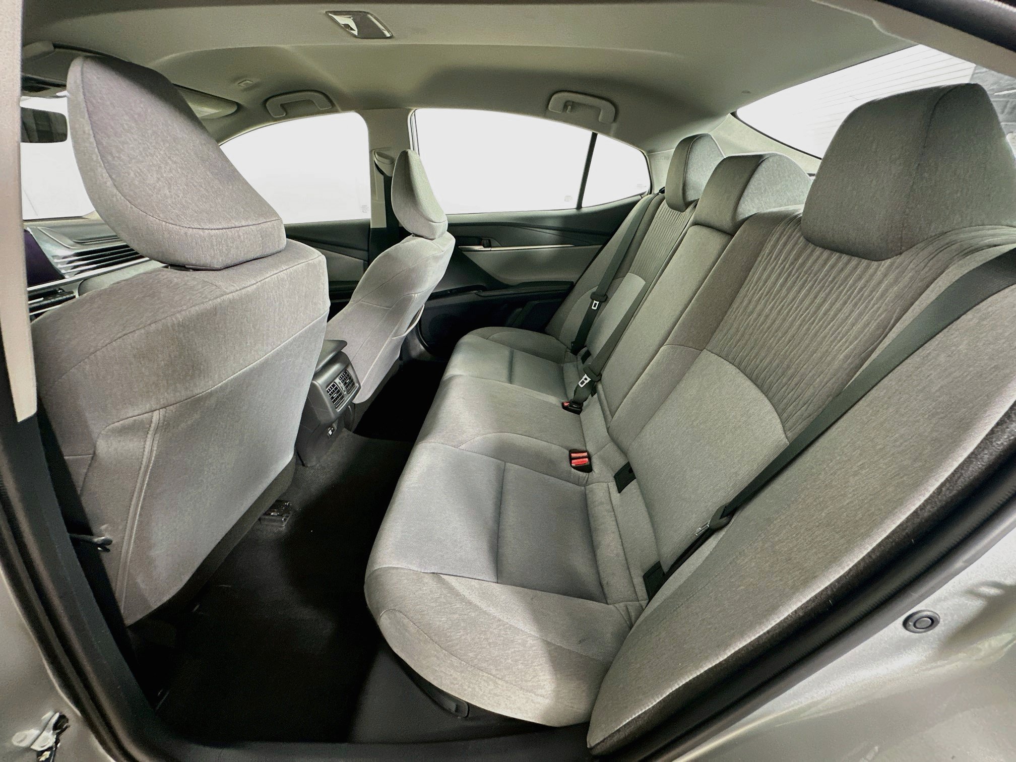 Used 2026 Toyota Camry LE FWD image 27
