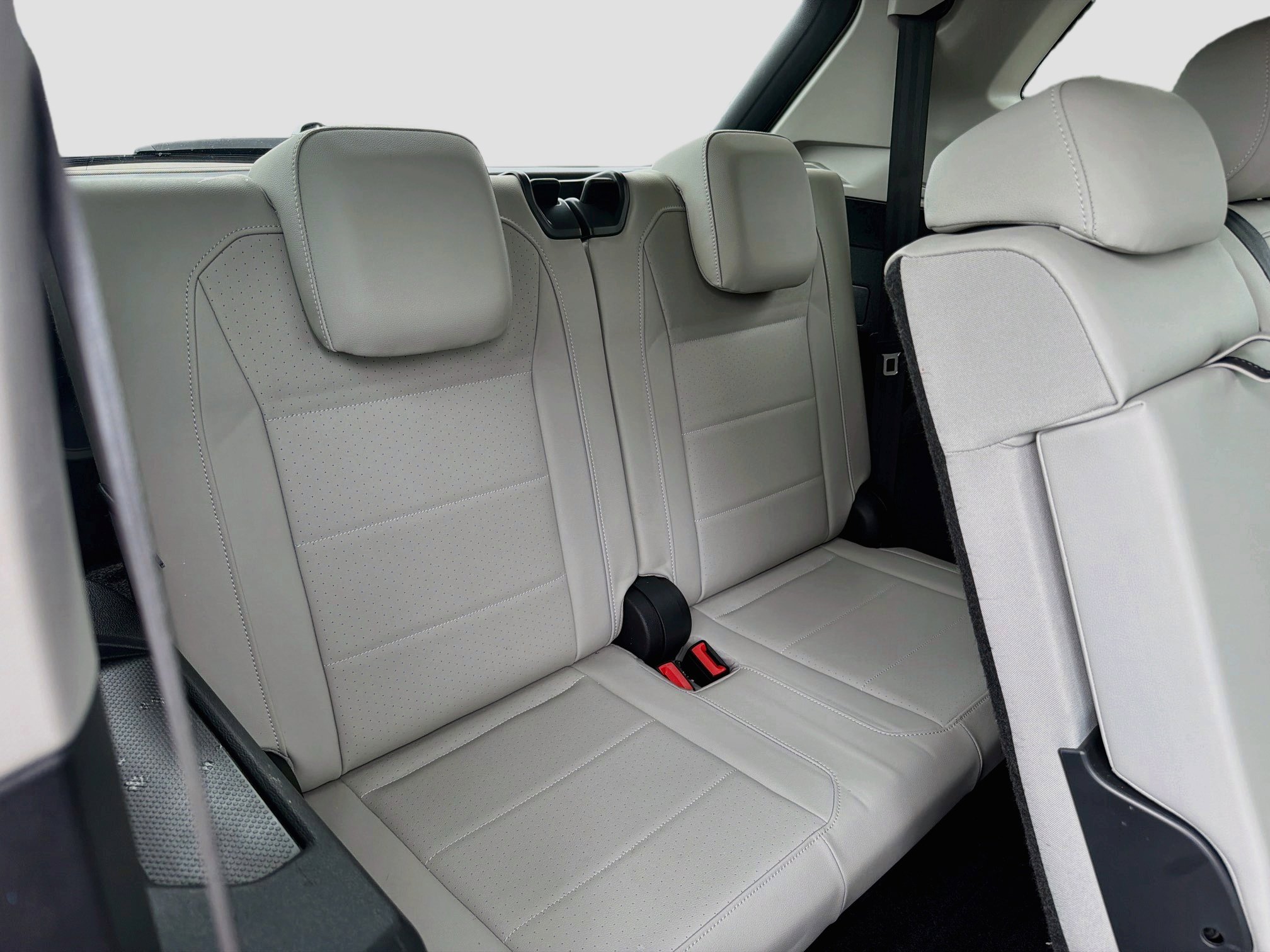 Used 2019 Volkswagen Tiguan SE w/ Panoramic Sunroof Package AWD/4WD image 44