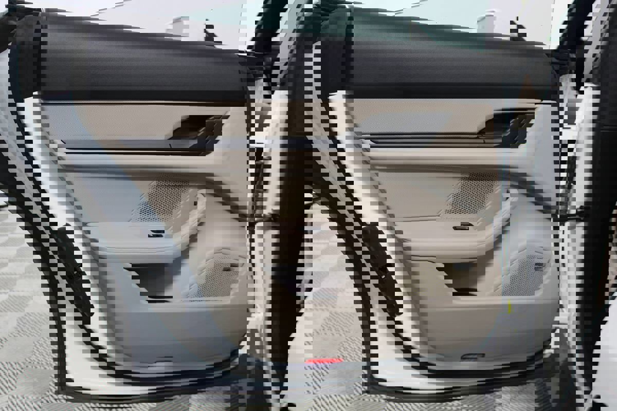 Used 2022 Porsche Taycan image 33