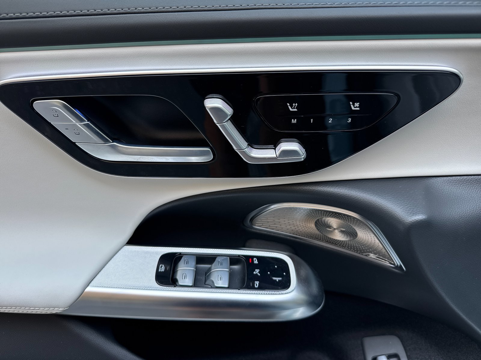 New 2026 Mercedes-Benz E 350 4MATIC Sedan image 10