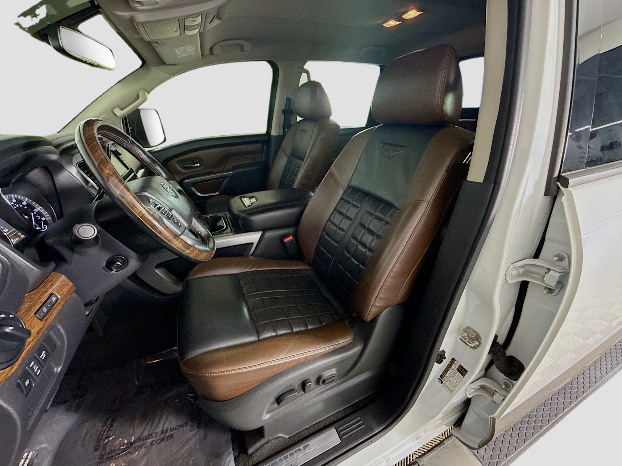 Used 2019 Nissan Titan Platinum Reserve w/ Platinum Utility Package image 22