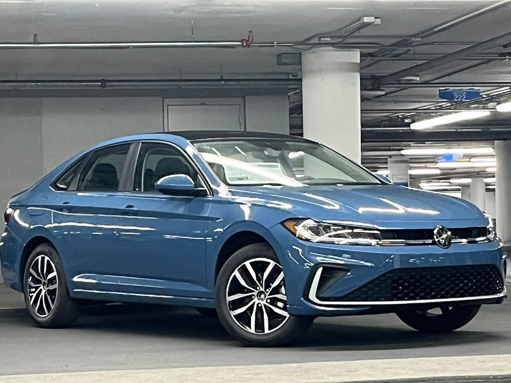 New 2027 Volkswagen Jetta SE FWD image 2