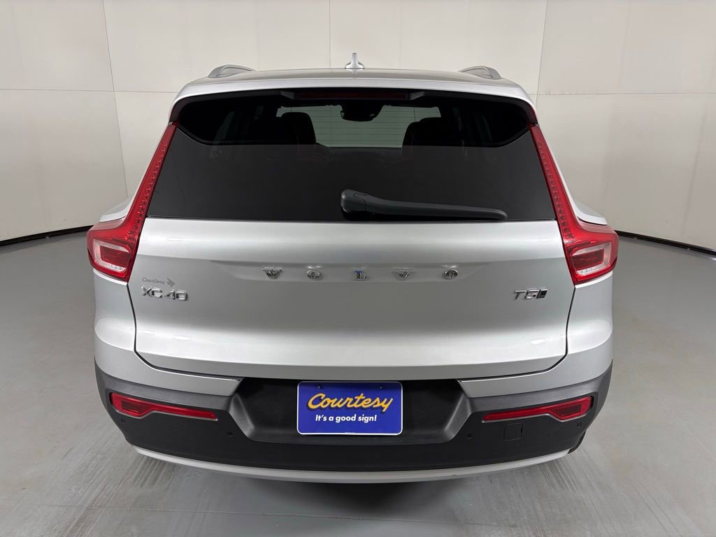 Used 2019 Volvo XC40 T5 Momentum AWD/4WD image 7