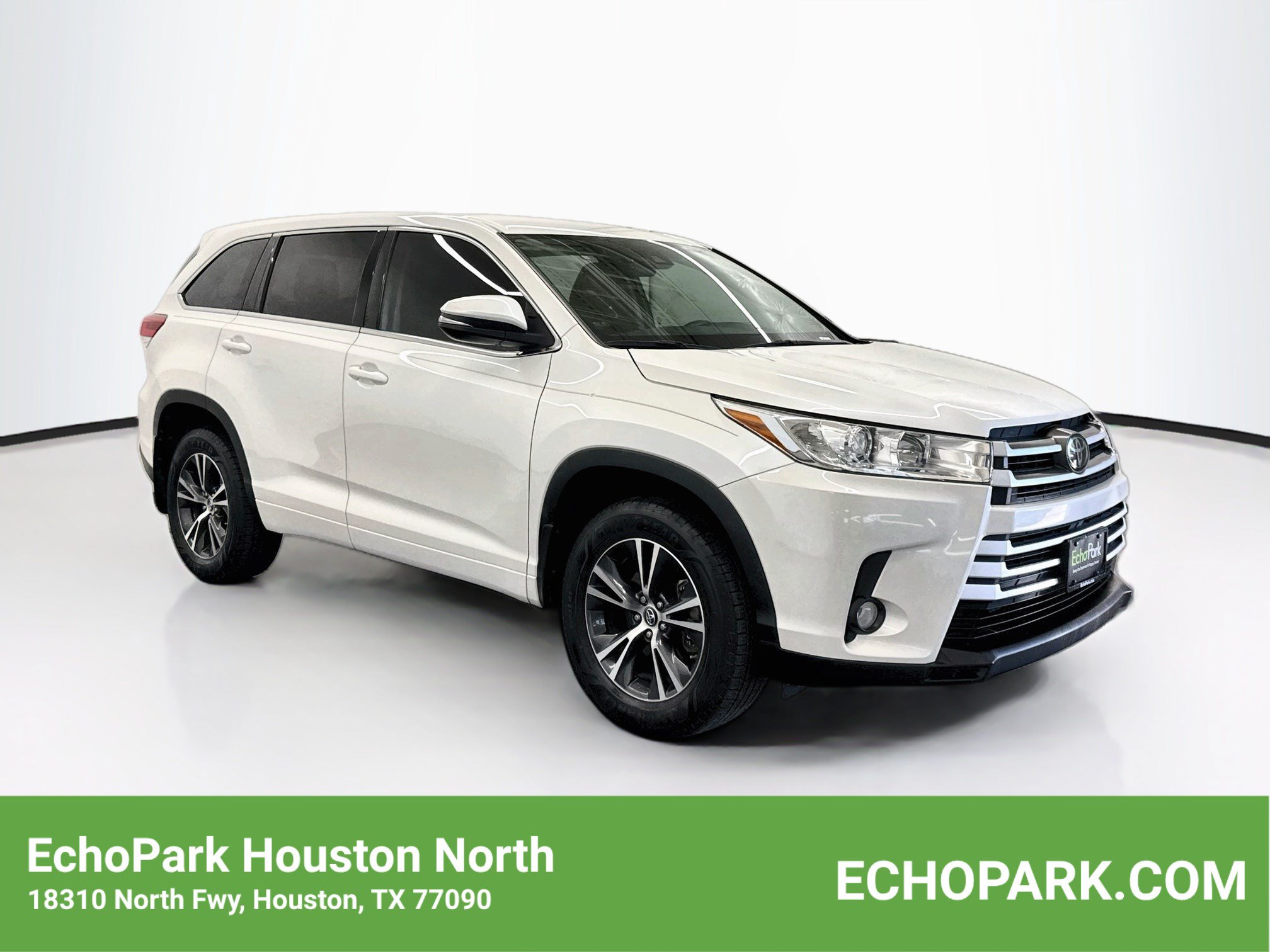 Used 2018 Toyota Highlander Plus FWD image 1