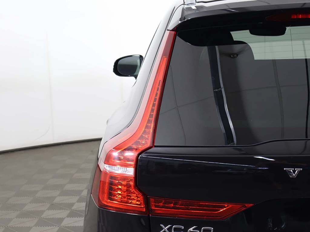 Used 2023 Volvo XC60 B5 Plus w/ Climate Package AWD/4WD image 19