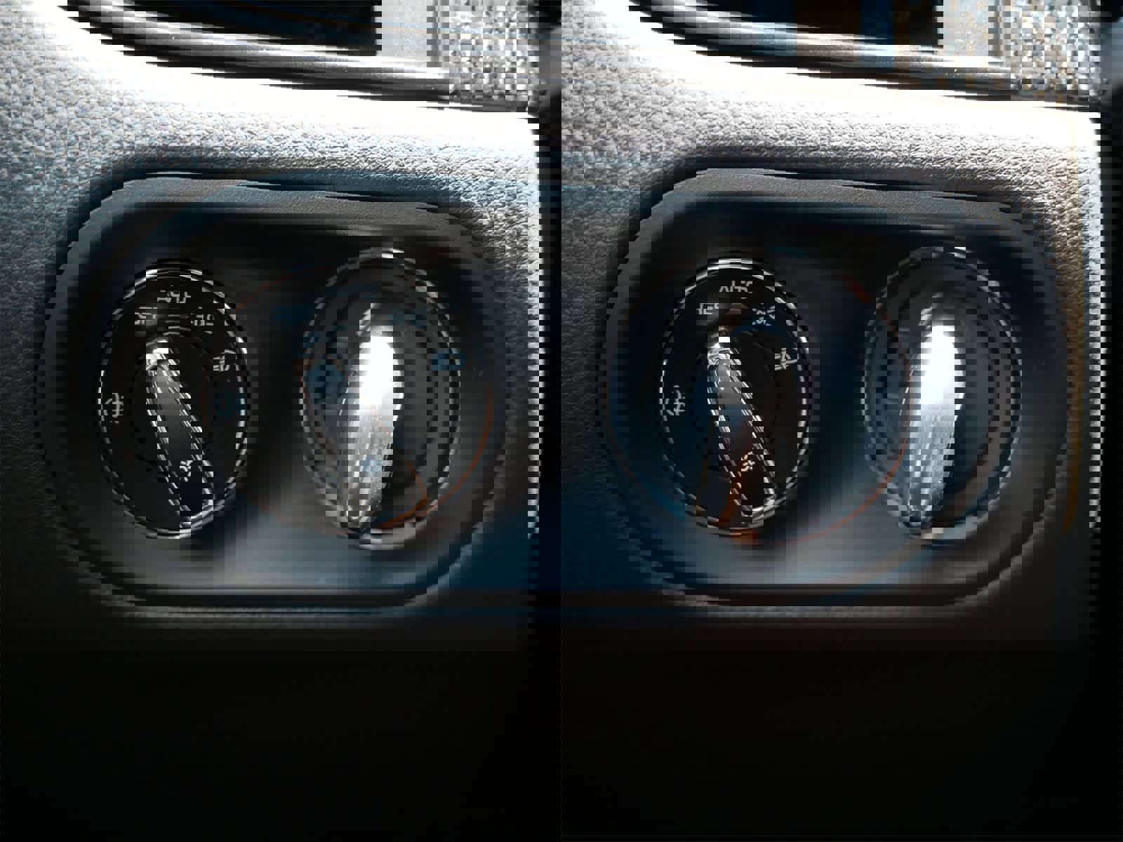 New 2025 Porsche Macan S image 22