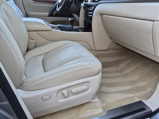 Used 2019 Lexus LX 570 4WD w/ Luxury Package image 23