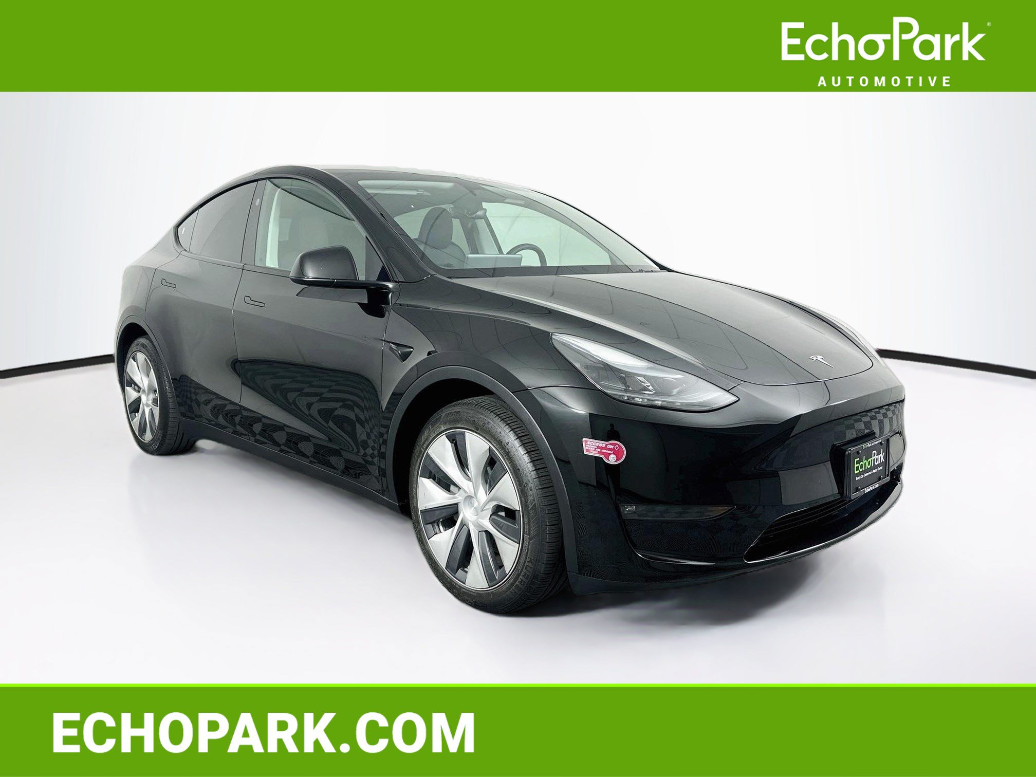 Used 2024 Tesla Model Y Long Range AWD/4WD image 1