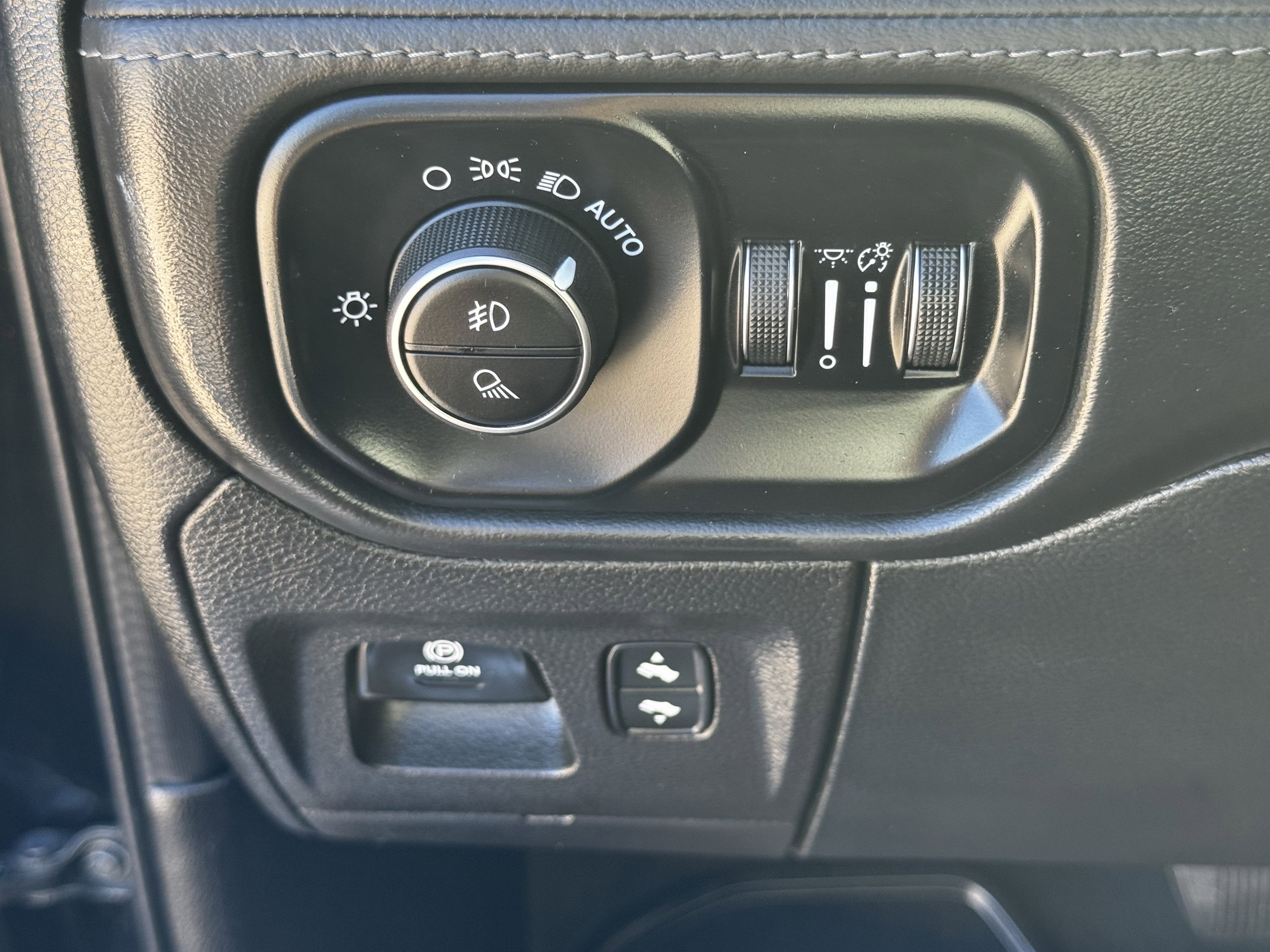 Used 2020 RAM 1500 Limited w/ Black Appearance Package image 26