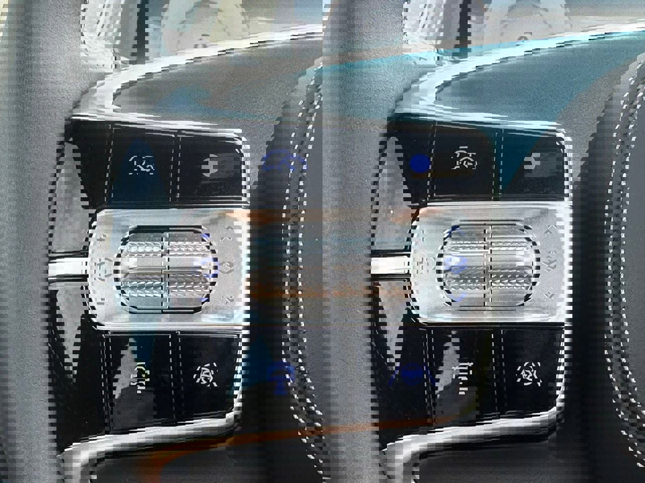 Used 2025 Genesis G90 3.5T image 28