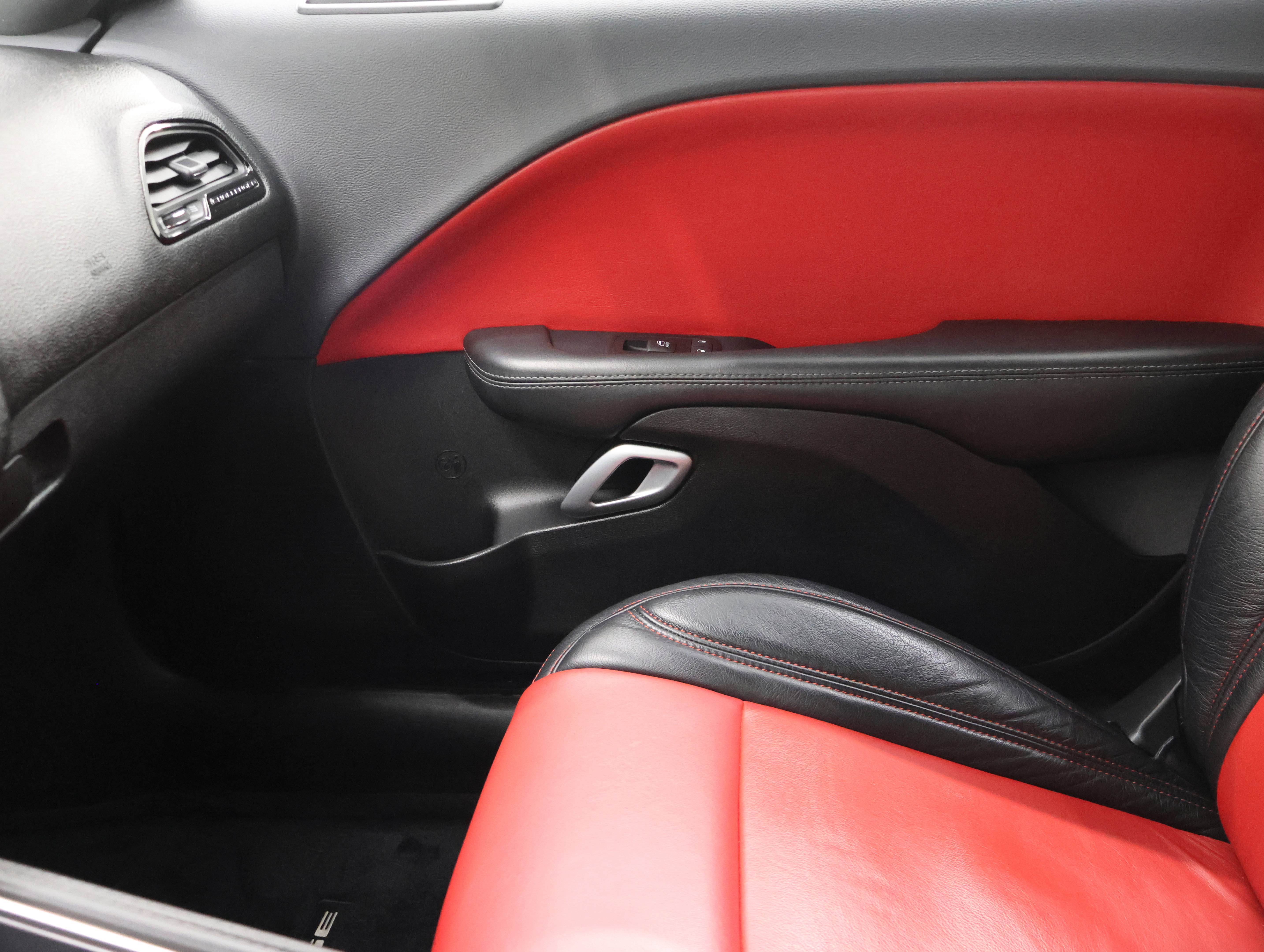 Used 2015 Dodge Challenger R/T w/ Quick Order Package 22B R/T image 14
