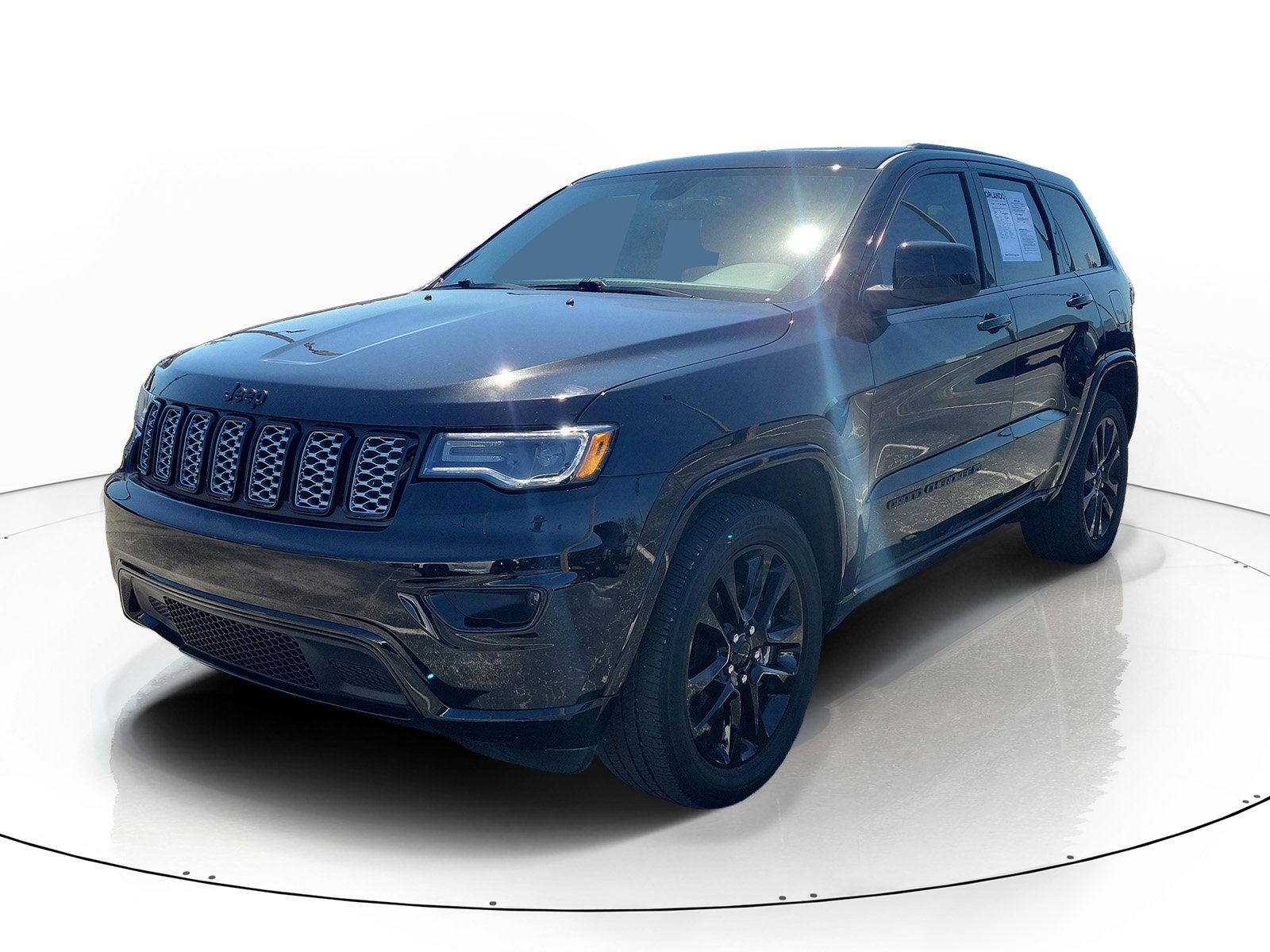 Used 2022 Jeep Grand Cherokee Laredo X RWD image 3