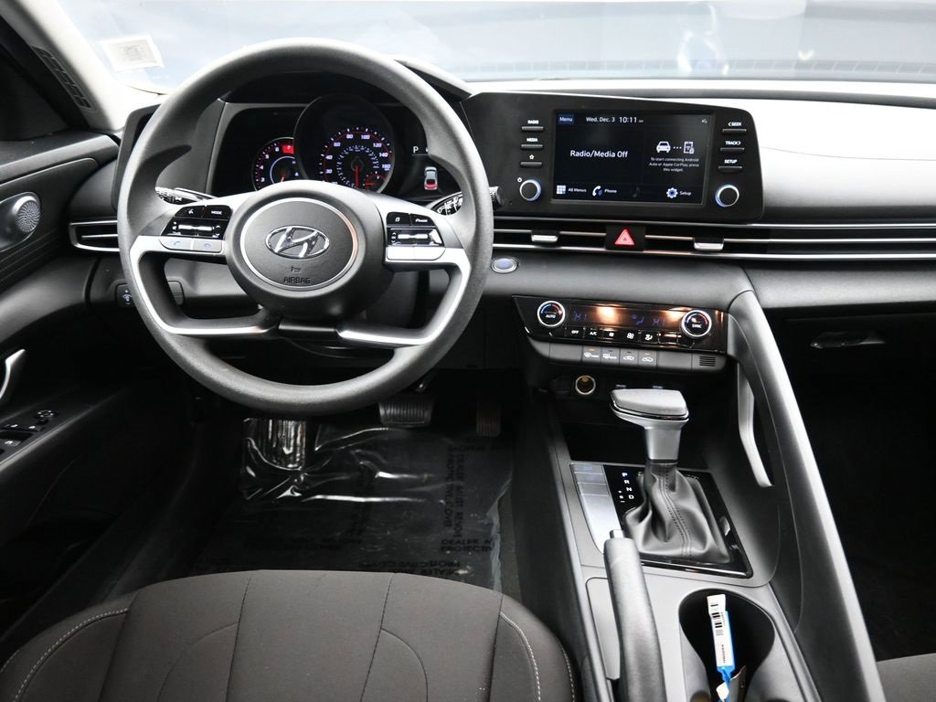 Certified 2023 Hyundai Elantra SEL image 19