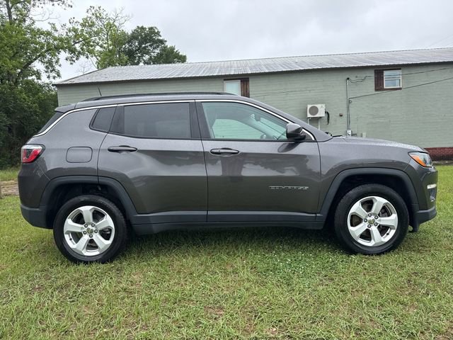 Used 2019 Jeep Compass Latitude w/ Popular Equipment Group AWD/4WD image 4