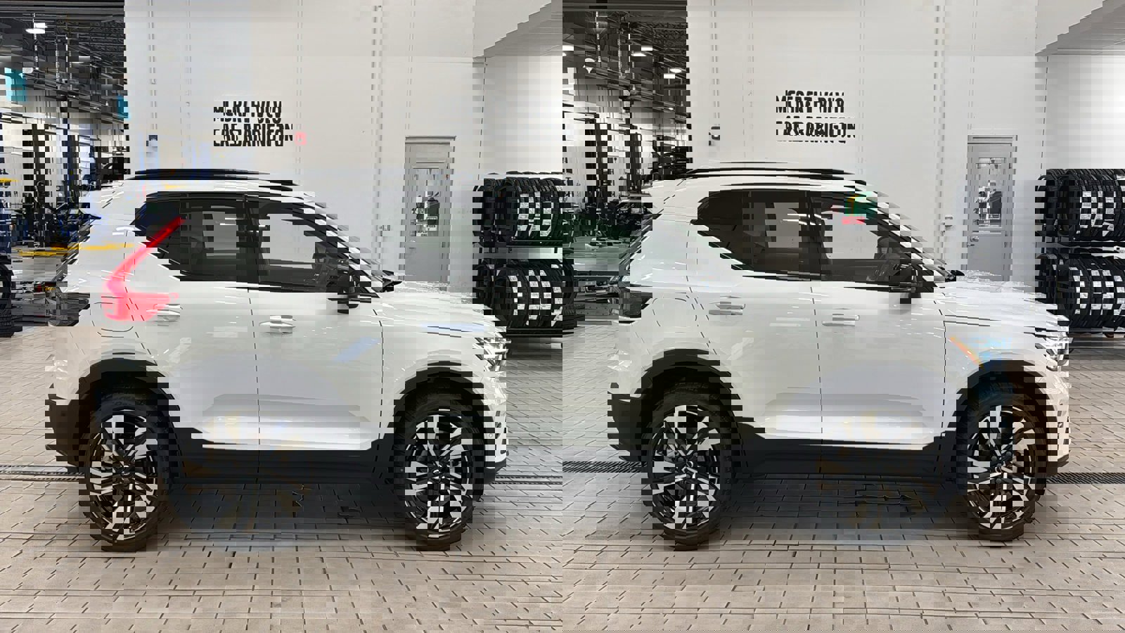 New 2026 Volvo XC40 B5 Ultra w/ Protection Package Premier image 4
