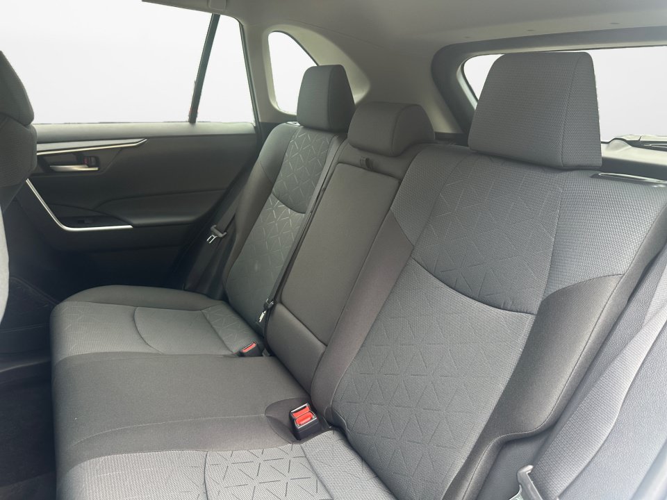 Used 2025 Toyota RAV4 XLE w/ Convenience Package AWD/4WD image 15