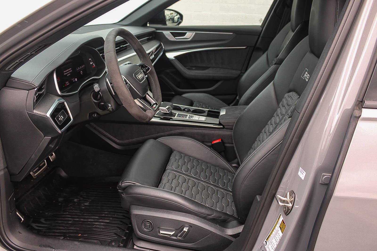 Used 2024 Audi RS 6 performance AWD/4WD image 19