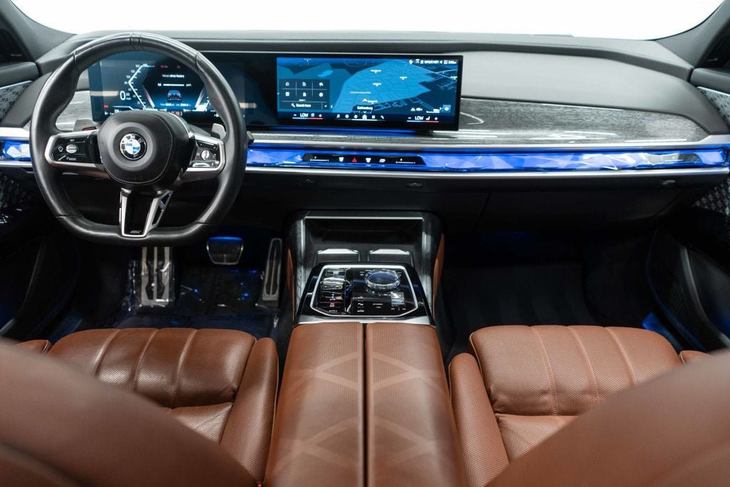 Used 2023 BMW 760i xDrive AWD/4WD image 10